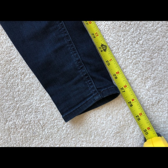 7 For All Mankind skinny Jeans, Size 24 - Picture 6 of 6
